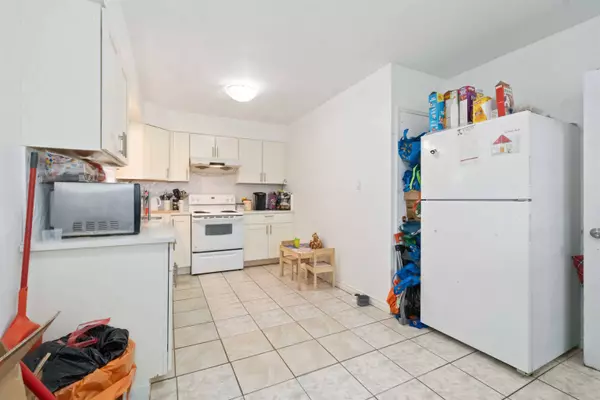 5735 EARLES ST, Vancouver, BC V5R 3S4