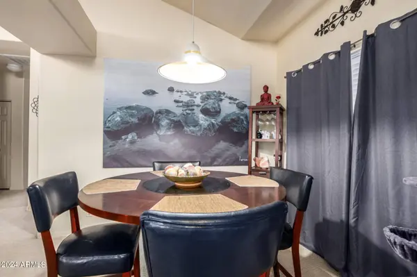 2801 N LITCHFIELD Road #18, Goodyear, AZ 85395