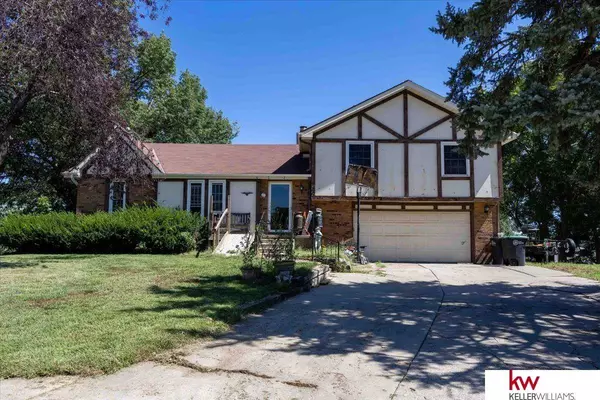 14404 Cedar Circle, Omaha, NE 68144