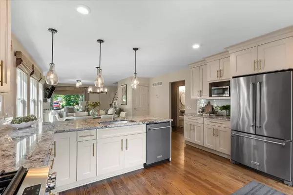 4954 N Diversey, Whitefish Bay, WI 53217