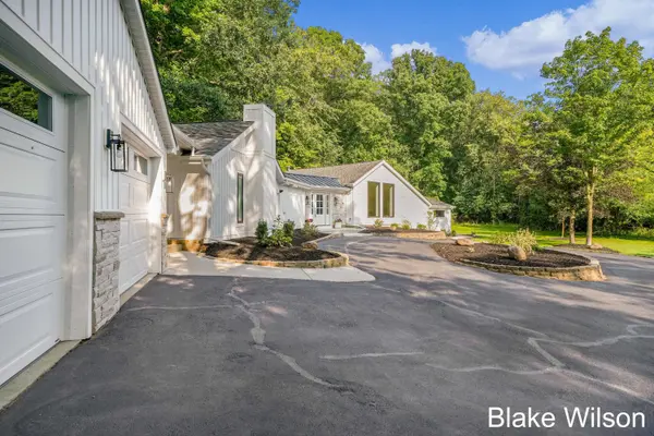 1370 Cramton NE Avenue, Ada, MI 49301