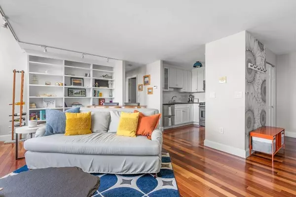 35 Flint St #209, Salem, MA 01970