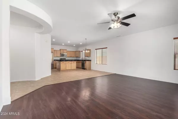 780 E KAPASI Lane, San Tan Valley, AZ 85140