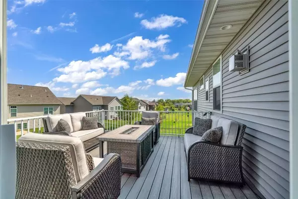 1212 Settlers CT, Marion, IA 52302