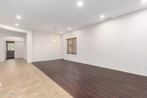 780 E KAPASI Lane, San Tan Valley, AZ 85140