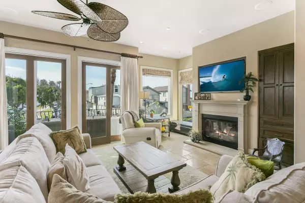 B 2 Surfside Ave, Surfside Ca 90743,