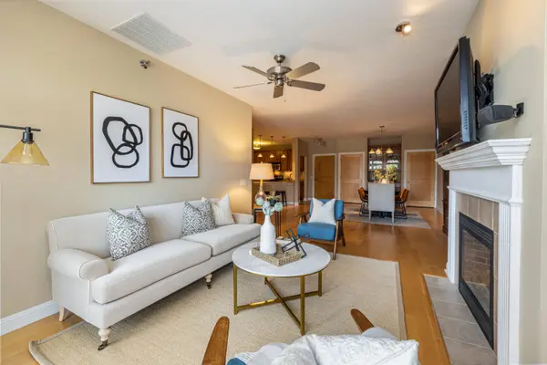 1888 N Humboldt Unit 302, Milwaukee, WI 53202