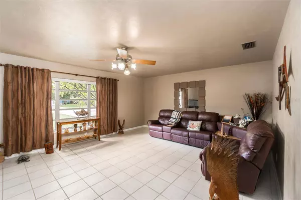 4015 W CASS ST, Tampa, FL 33609