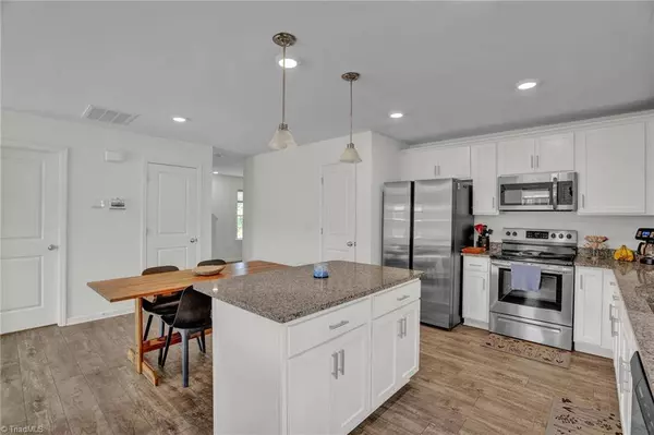 1026 Baileys Chapel RD, Advance, NC 27006