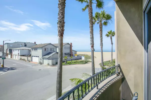 B 2 Surfside Ave, Surfside Ca 90743,