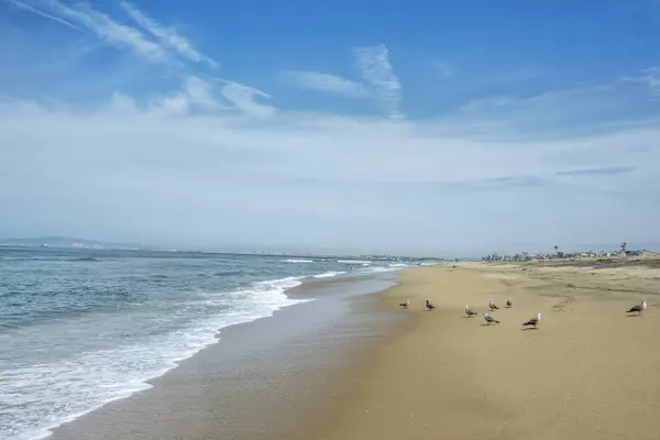 B 2 Surfside Ave, Surfside Ca 90743,