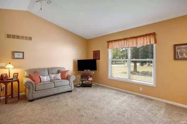 4315 Jade Crossing Drive, South Bend, IN 46628