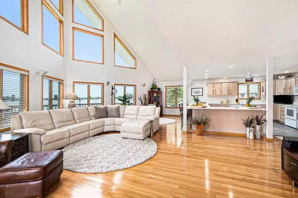 512 Lake Shore Dr, Craig, MO 64437-7184