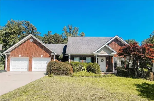 107 N Hills DR, Mount Airy, NC 27030