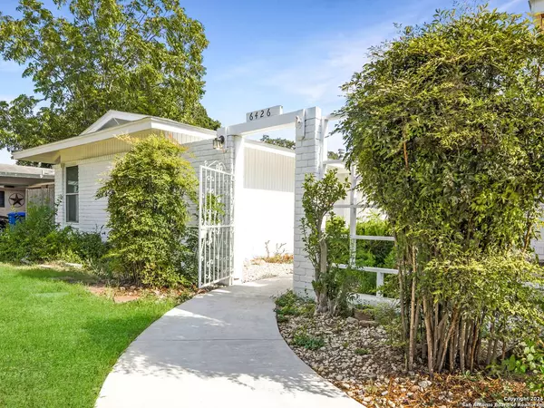 6426 FLINT ROCK DR, San Antonio, TX 78238