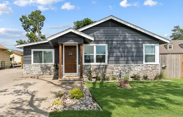 704 E Mayberry AVE, Claremore, OK 74017