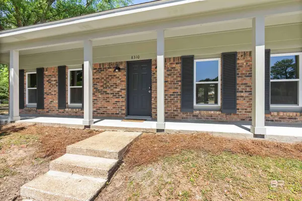 8310 Twin Lakes Drive, Mobile, AL 36695-3674