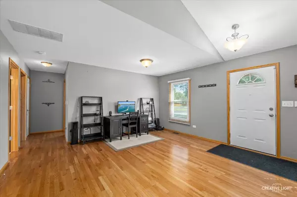 211 Turnbridge DR, Shorewood, IL 60404