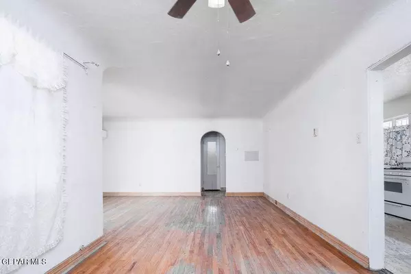 8056 Carpenter DR, El Paso, TX 79915