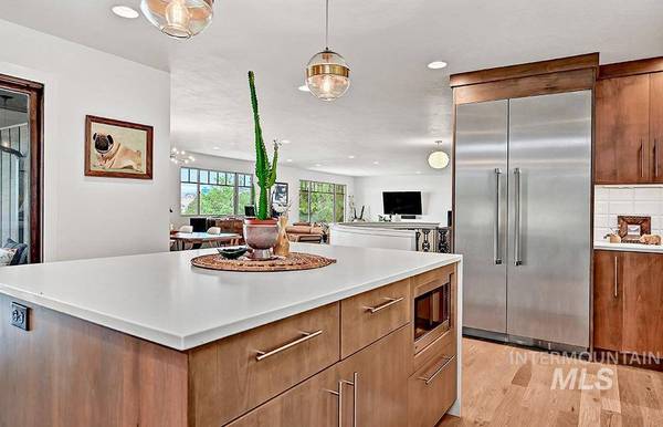 520 E Crestline Dr, Boise, ID 83702