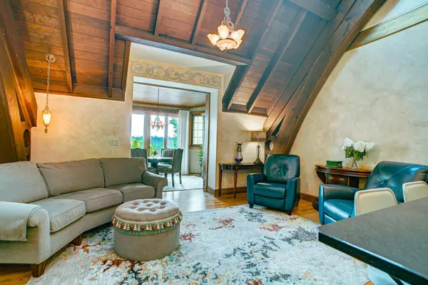 231 3rd ST N #B, Stillwater, MN 55082