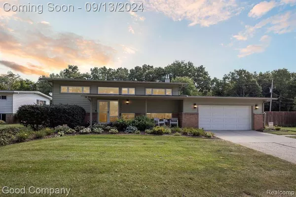 1890 BIG TRAIL Road, Commerce Twp, MI 48390