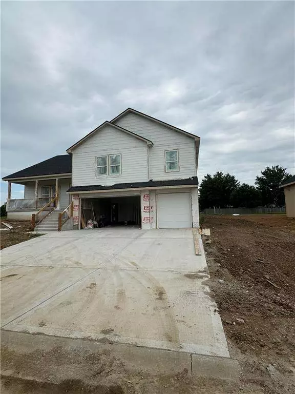 2380 NE Colonnade AVE, Blue Springs, MO 64014