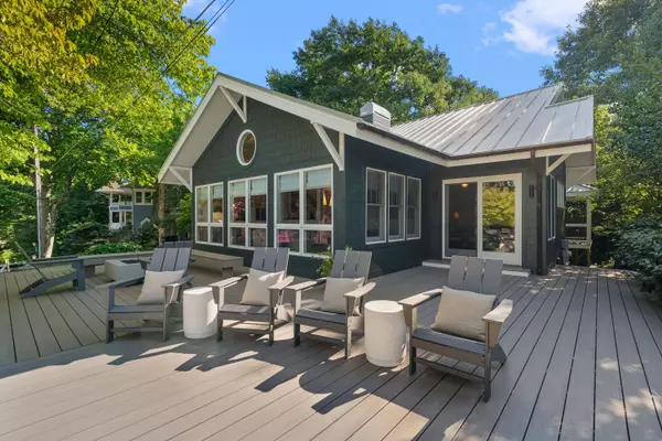 4695 Indianapolis Avenue, Macatawa, MI 49434