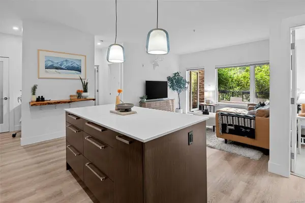 286 Wilfert Rd #102, View Royal, BC V9C 0H6