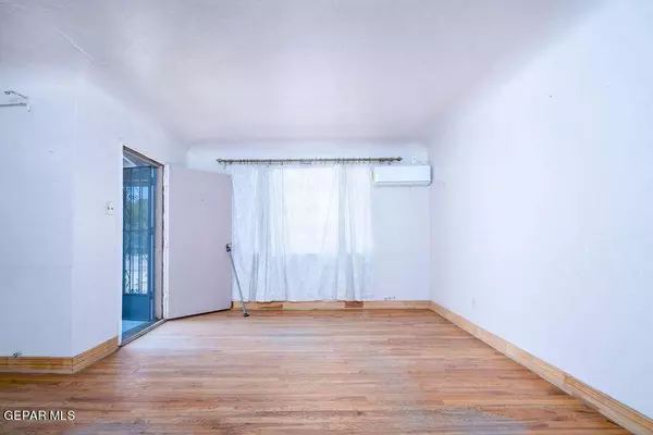 8056 Carpenter DR, El Paso, TX 79915