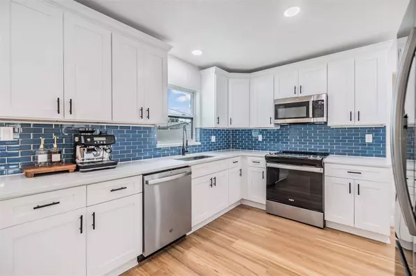 1319 WINDSOR DR, Clearwater, FL 33756