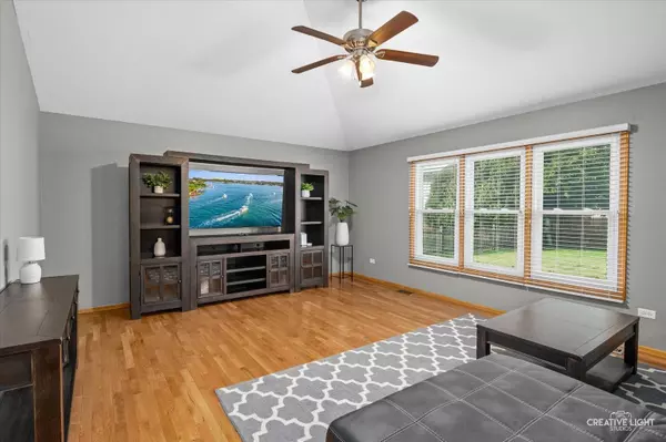 211 Turnbridge DR, Shorewood, IL 60404