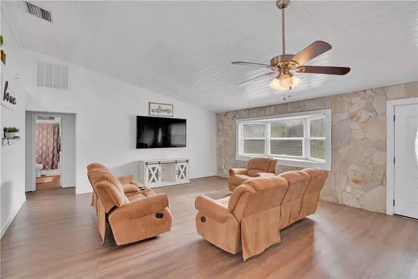 1325 5th AVE SW, Vero Beach, FL 32962