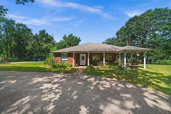 23489 Fm 1995, Lindale, TX 75771