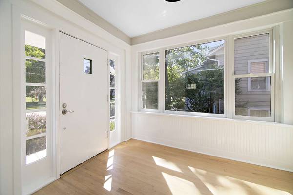 684 Euclid AVE, Glen Ellyn, IL 60137