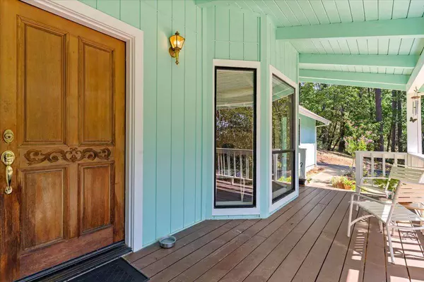 10298 Mountain Lion LN, Grass Valley, CA 95949