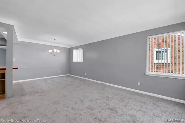 23248 PORT Street, St. Clair Shores, MI 48082