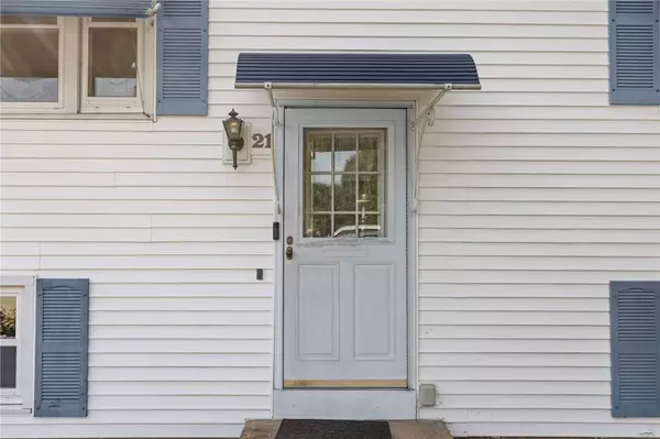 21 Jaycee DR, West Warwick, RI 02893