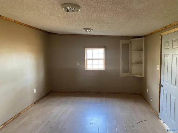 5684 County Road 107, Scottsboro, AL 35768