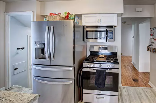 5616 Gerald AVE, Parma, OH 44129