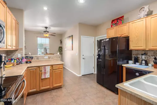 36384 W BARCELONA Lane, Maricopa, AZ 85138