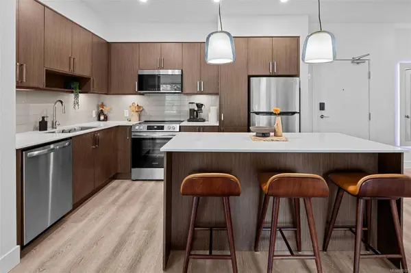 286 Wilfert Rd #102, View Royal, BC V9C 0H6