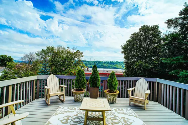 231 3rd ST N #B, Stillwater, MN 55082