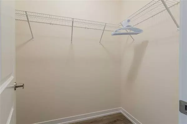 7789 Kalar Road #10, Niagara Falls, ON L2H 2Y6