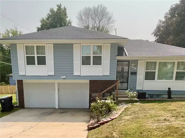 8007 E 117TH TER, Kansas City, MO 64134