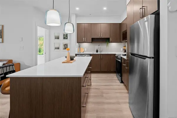 286 Wilfert Rd #102, View Royal, BC V9C 0H6