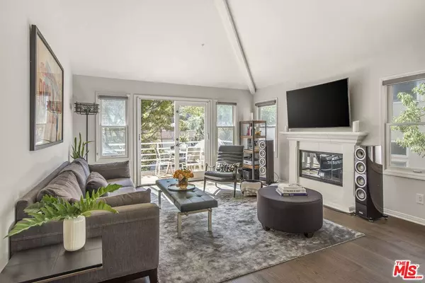 628 Palisades Dr, Pacific Palisades, CA 90272