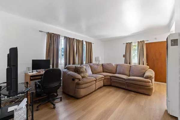 326 W Strother Avenue, Fresno, CA 93706