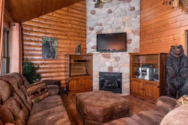 10A17 Hawk Court, Apple River, IL 61001