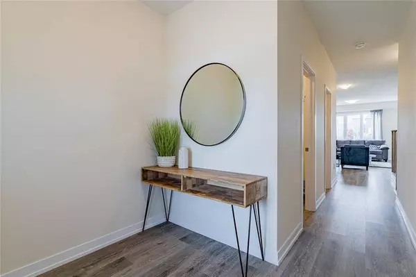 7789 Kalar Road #10, Niagara Falls, ON L2H 2Y6